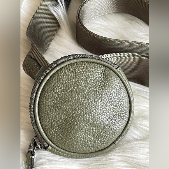 CA074 - Coach Charter Crossbody with Hybrid Pouch in Signature Leather - Picture 6 of 15